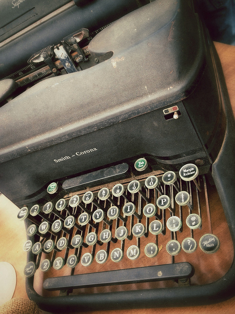 vintage-typewriter