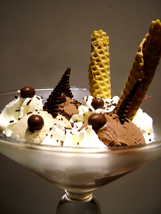 512px-Ice_Cream_dessert_01